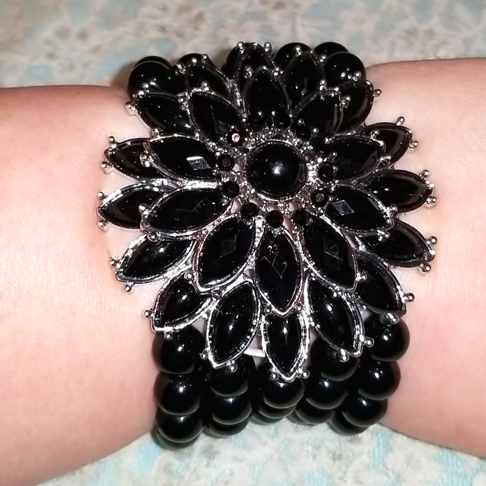 Black beaded bracelet with beautiful floral motif